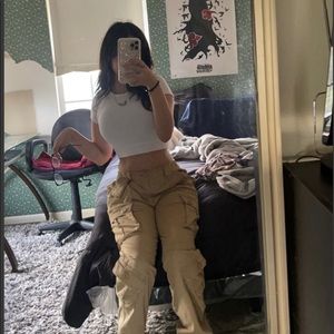 Meet your Posher, Alida